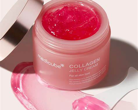 Collagen Jelly Cream in a pink jar with glossy jelly texture for hydrated glass skin